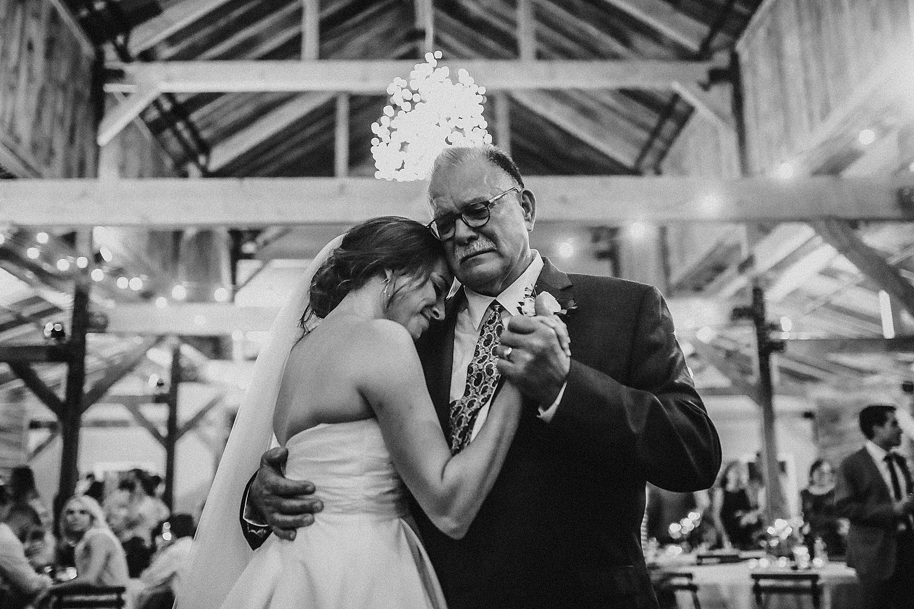 father daughter dance at weddings